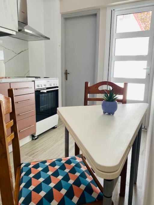 Modern 2Br Near Centre -5Min Wlk Apartment Patras Exterior foto